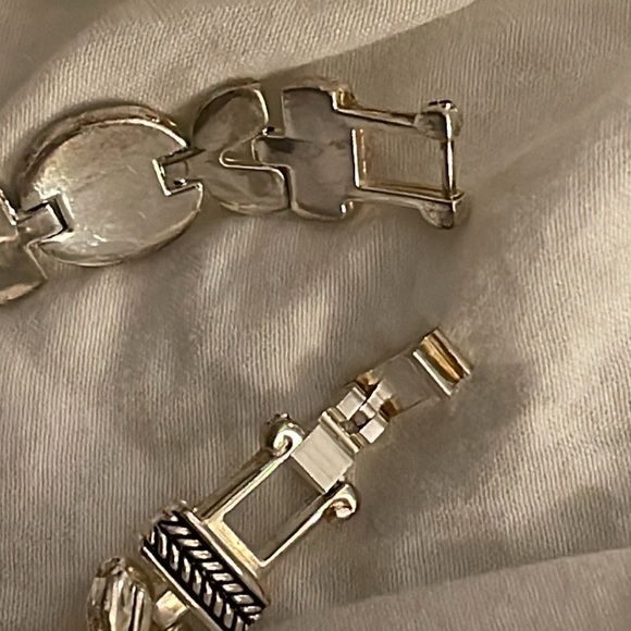 Silver Geneva Watch 🌺 - Picture 4 of 5